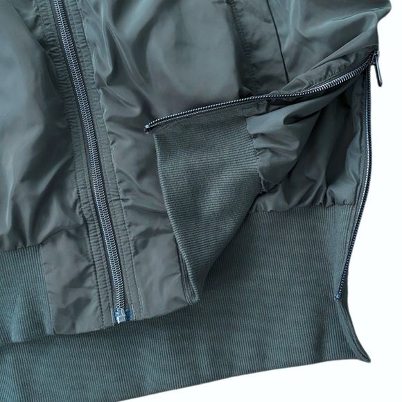 Like New Athleta Jetset Bomber Jacket Moss Size Small Fall 2024 Retail $159.00 - Picture 15 of 16